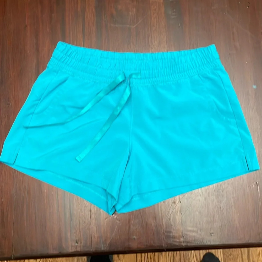 Old Navy Active teal Go-Dry shorts size small